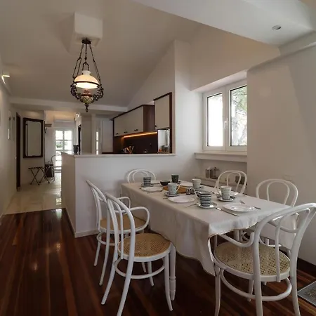 Апартаменты Casa De Verano - Penthouse In With The Private Garden *