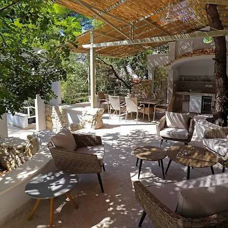 Casa De Verano - Penthouse In With The Private Garden Апартаменты Трогир