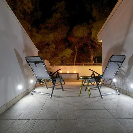 Casa De Verano - Penthouse In With The Private Garden Lägenhet