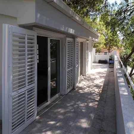 Апартаменты Casa De Verano - Penthouse In With The Private Garden Трогир