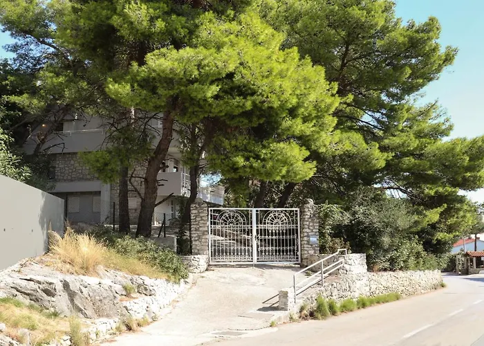 Casa De Verano - Penthouse In With The Private Garden * Trogir