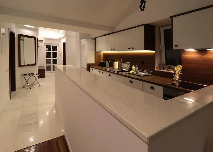 Casa De Verano - Penthouse In With The Private Garden *