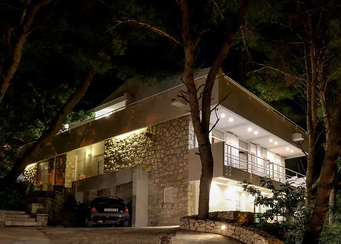 Casa De Verano - Penthouse In With The Private Garden Appartement Trogir