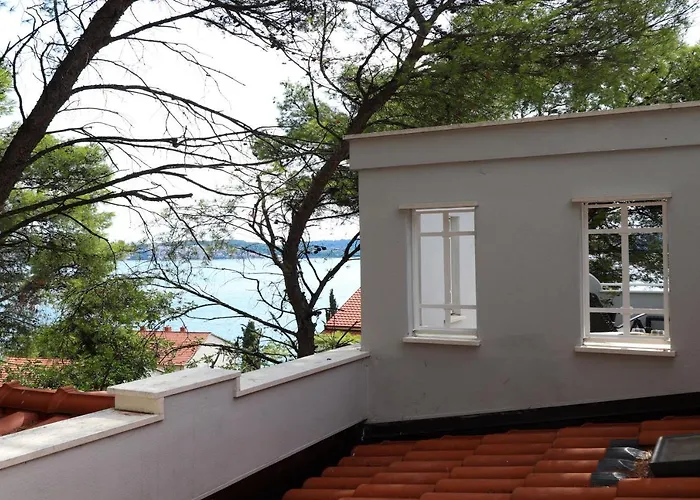 Casa De Verano - Penthouse In With The Private Garden Trogir